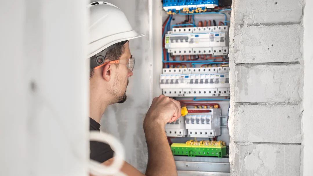 Installation du panneau électrique à la maison